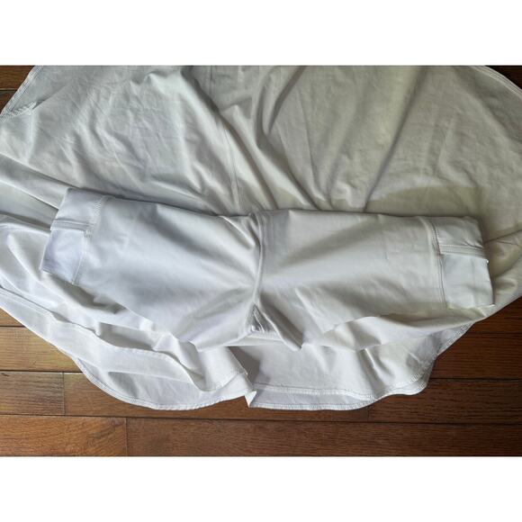 Lululemon Skort Size 12 *has flaws off white - Picture 12 of 12